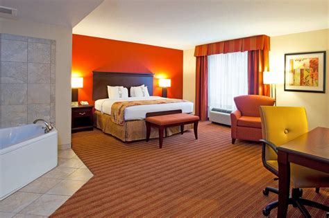 Holiday Inn Hotel And Suites Orange Park In Jacksonville Fl Room