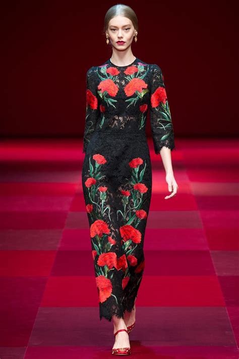 ˈdoltʃe e ɡɡabˈbaːna) is an italian fashion house founded in 1985 in legnano by italian designers domenico dolce and stefano gabbana. Dolce & Gabbana Primavera 2015 Milan Fashion Week | Cut ...