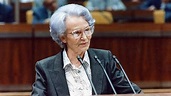 Margot Honecker (89) tot in Chile | Keine Tränen für die „lila Hexe ...