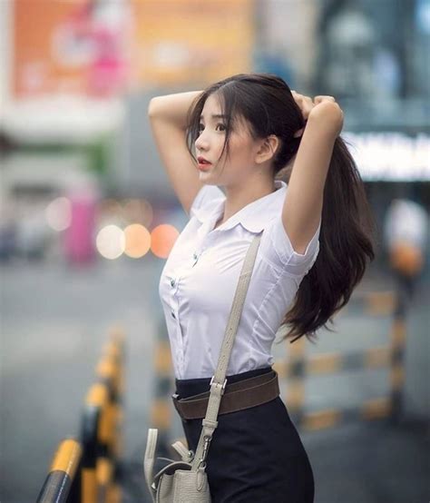 hot girl thái lan gợi cảm tột bậc khi không mặc đồng phục