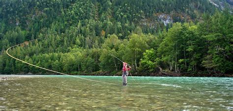 Fly Fishing Targets Women as a Source for Growth - The New York Times