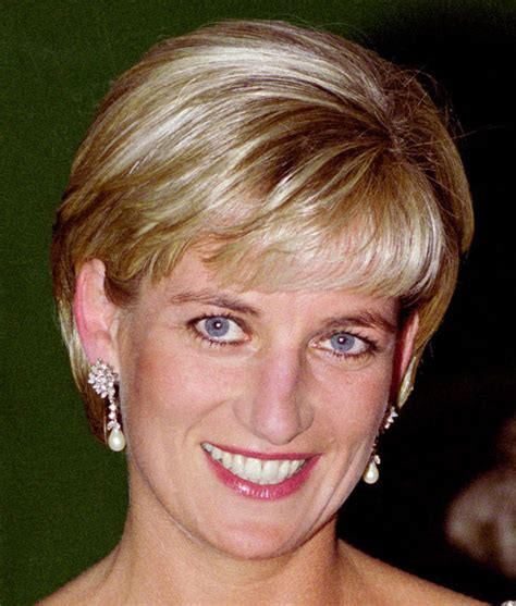 Mother of the heir second in line to the british throne, prince william, duke of cambridge (born 1982). Princess Diana jewellery gifts was wedding to Prince ...