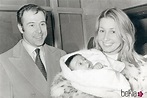 Alfonso de Borbón y Carmen Martínez-Bordiú con su hijo Francisco de ...