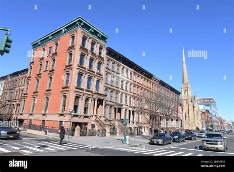 Brownstones Harlem Manhattan New York Hi Res Stock Photography And