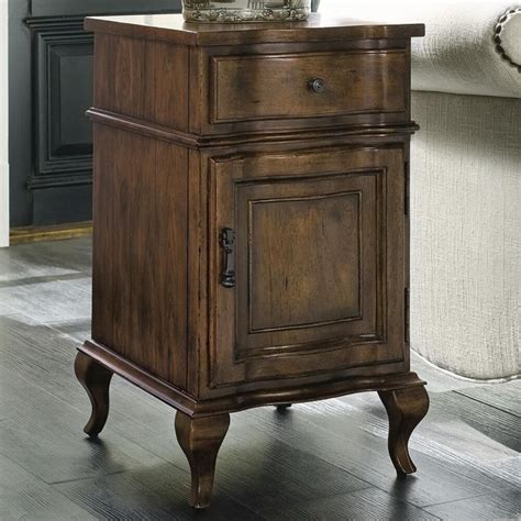 Hooker Furniture Archivist Accent Chairside Chest In Soft Pecan