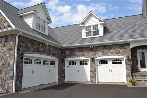 Beautiful L Shaped 4 Car Garage To Store Your Collection ©balducci
