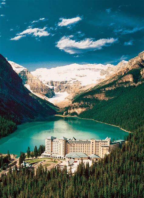 Traveling To Canada Visit Beautiful Lake Louise In Alberta Kathy