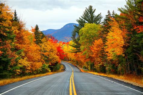 16 Places With Beautiful Fall Scenery
