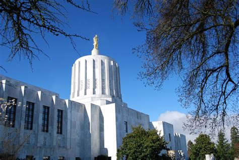 Free Oregon State Capitol Stock Photo