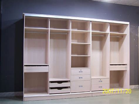 Foto Closet Laminado De Madera De Carpinteria Residencial Comercial E