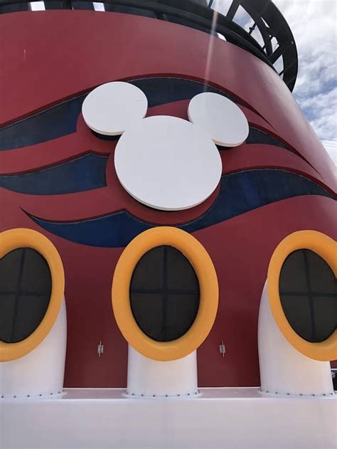 Sailing Holland America Vs Disney Cruise Line KennythePirate Com