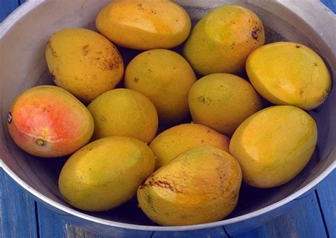 5 Reasons Why You Should Soak Mangoes In Water Before Eating