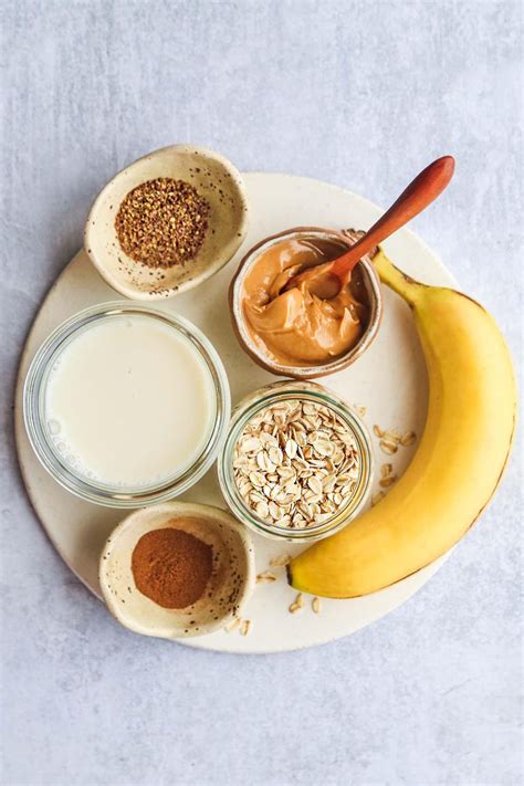 This Banana Oatmeal Smoothie Makes A Nutritious Breakfast That Will Keep You Full Banana