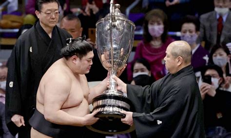 Sumo Abi Wins Rare Three Way Playoff To Capture First Title On Wild