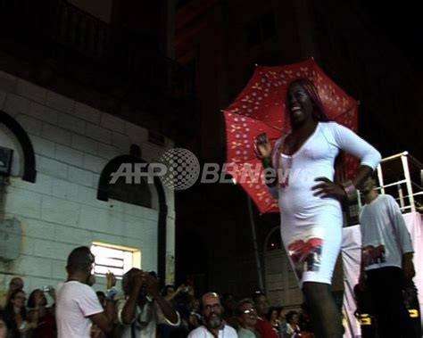 売春婦による芸術、リオ・ファッションウィークにて売春婦たちがショーを開催 ブラジル 写真1枚 国際ニュース：afpbb News