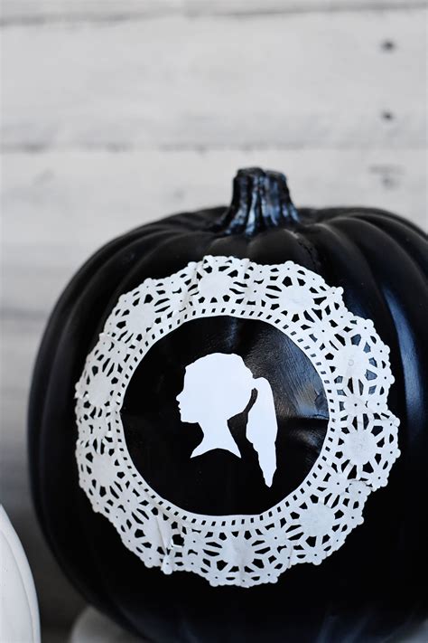 Love These Sophisticated Silhouette Pumpkins—a Great Halloween Diy