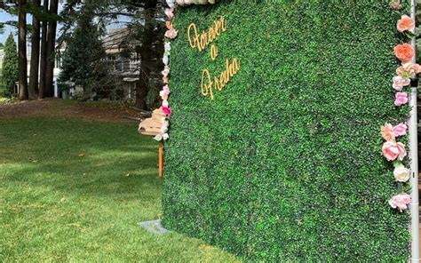 Popularity Of Green Boxwood Flower Wall Rental In Toronto Flower Wall