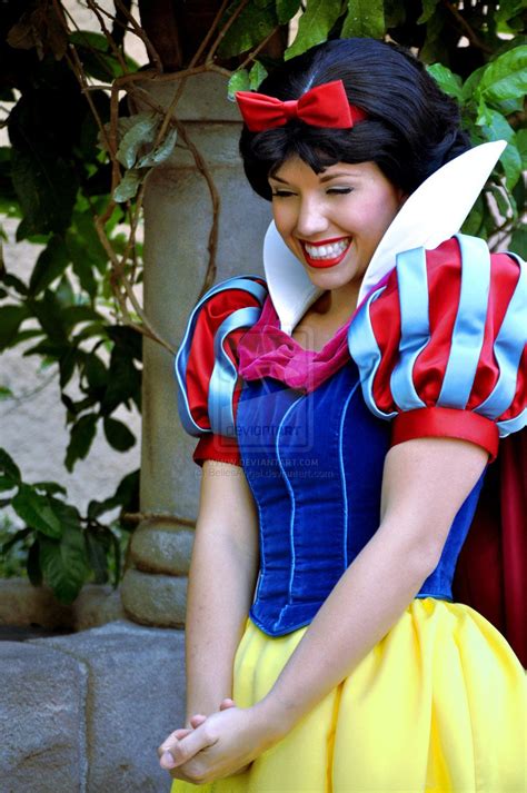 Snows Smile Snow White Disney Face Characters Snow Dress