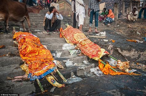 Incredible Pictures Of The Funeral Fires Which Line The Ganges Daily Mail Online