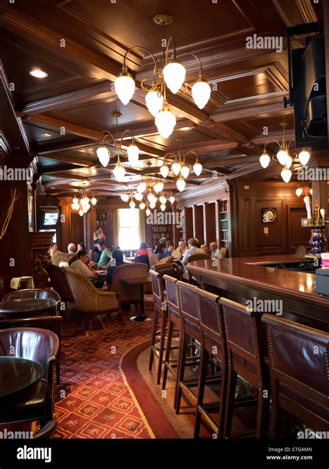 Prince Of Wales Hotel Restaurant Bar Interior Stock Photo Alamy