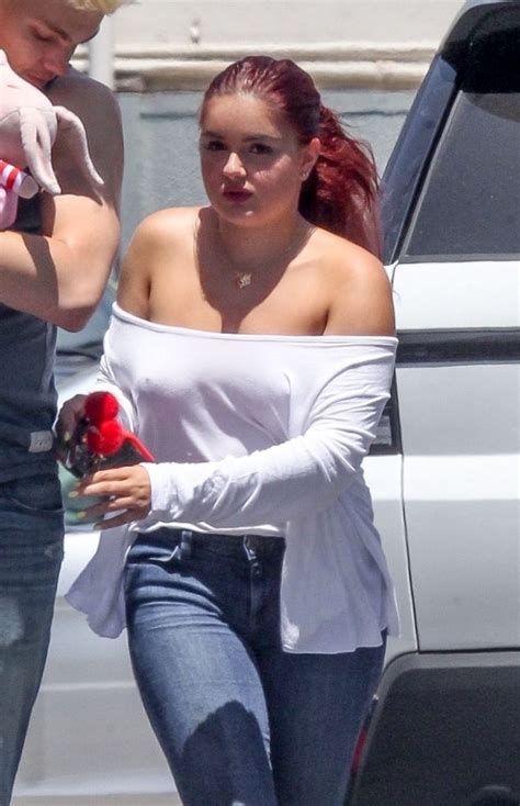 Ariel Winter Braless 29 Photos Thefappening