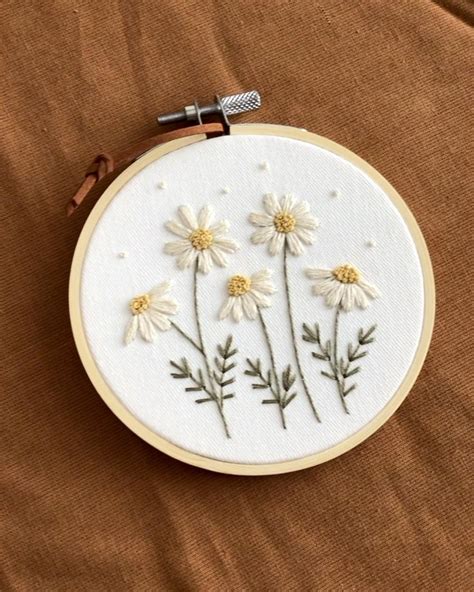 Daisies Embroidery Beginner Pattern Pdf Botanical Embroidery Etsy