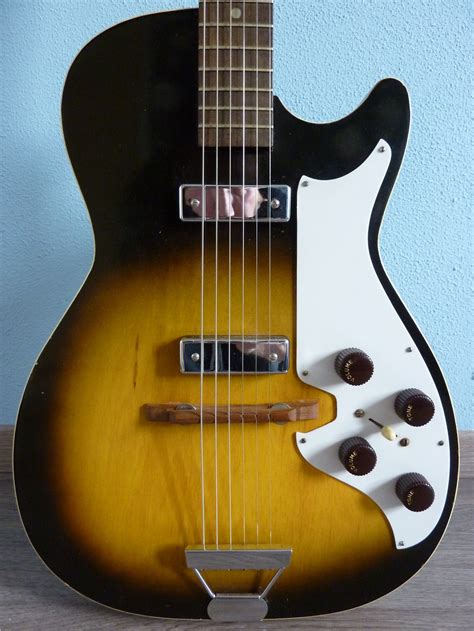 Silvertone 1421 Stratotone 1960 Sunburst Guitar For Sale Hender Amps