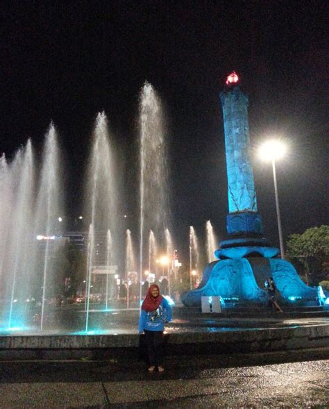 Pesona Keindahan Tugu Muda Semarang Di Malam Hari Fenomenologi Gambar