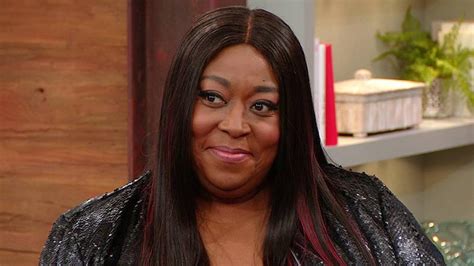 Loni Love Shows Off Her Plus Size Clothing Line Makes Over A Viewer Rachael Ray Show