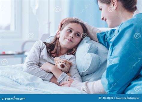 Mother Visiting Sick Daughter In Hospital Stock Image Image Of Infection Illness 185331629