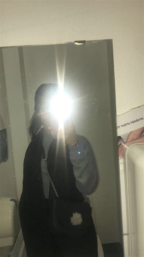 Épinglé Par Marina B Sur Snapchatme Miroir Fille Miroir Selfie