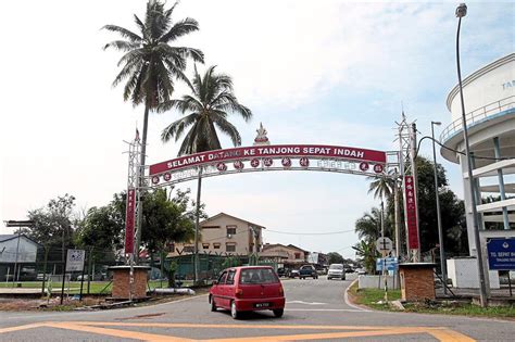 Tanjung sepat, a fishing village in kuala langat district in selangor, malaysia. Scenic coastal village of Tanjung Sepat lures visitors ...