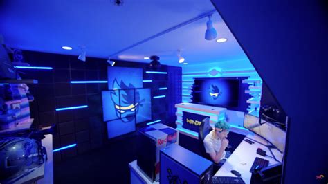 Final thoughts on streaming room design. This new video shows how the world's most popular gamer ...