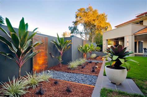 Carindale Contemporary Garden Brisbane By Utopia Landscape