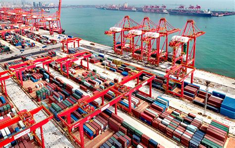 Chinese Ports Lure Cargo Carriers Away From Korea Amid Global Container