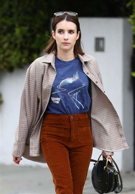 Emma Roberts Holds Hands With Girl Friend As She Flashes Her Midriff Artofit