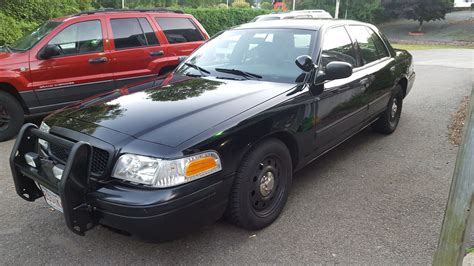 The crown vic was the work horse of police agencies across the country and in many others for a long time not so much for its powerful acceleration rate of course the crown vic isn't made anymore and the current police fleet of them is dwindling. JeepXJFreak's 2010 Ford Crown Victoria Police Interceptor