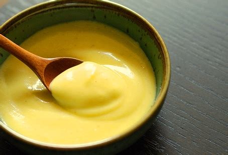 Vigorously whisk the egg yolks and lemon juice together in a stainless steel bowl and until the. TRIANON - Egy mártás, amiről nem a mártás jut eszedbe ...