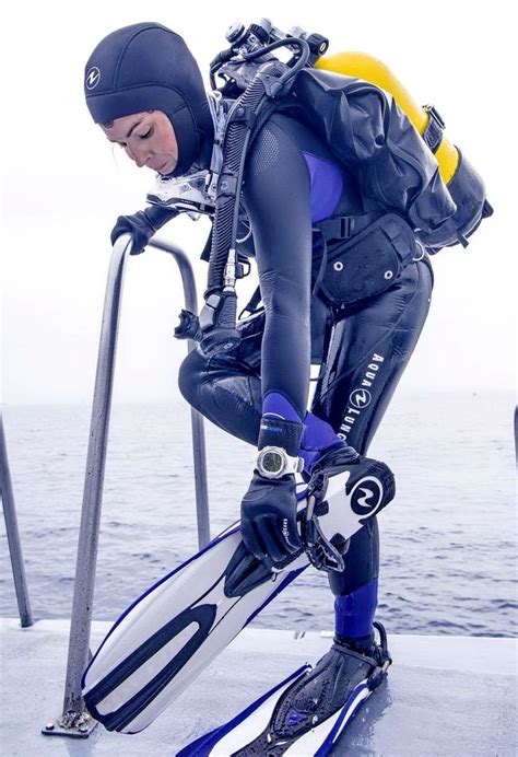 Photos And Videos Scuba Girl Wetsuit Diving Equipment Diving