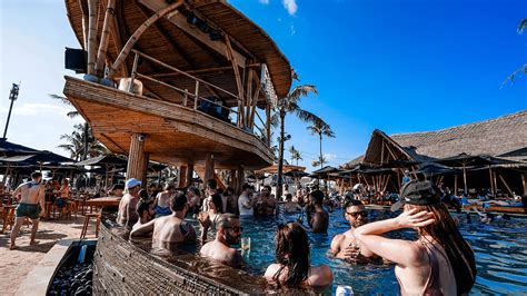 Pool Bar Finns Beach Club Bali