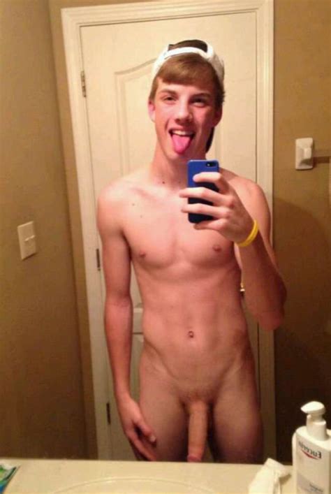 Hung Naked Guy Selfie