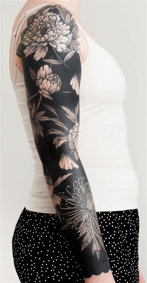 Tattoo Sleeves For Women Negative Space In 2020 Blackout Tattoo