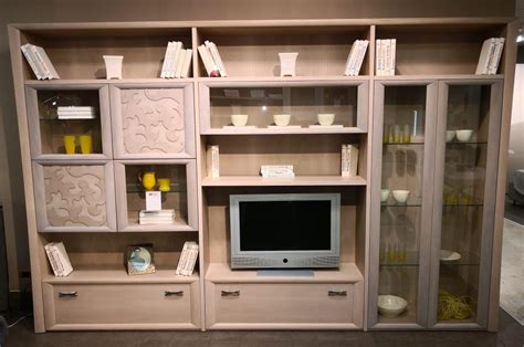 Componibile moon realizzato completamente in legno. PARETE ATTREZZATA MODO 10 MOD PORTOFINO NOCE NATURA E ...