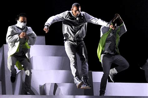 Chris Brown Returns To The Grammys Watch Billboard