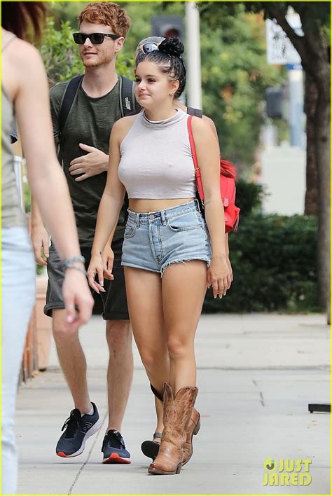 Ariel Winter Bares Some Booty In Her Daisy Duke Shorts Lipstick Alley