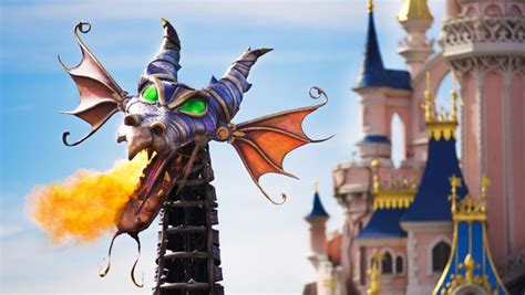 Disneyland Paris Cast Members To Choose Their 30th Anniversary Nametag