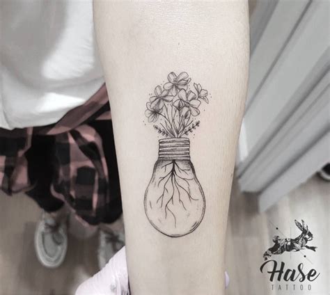Flower Lamp Tattoo Tatuagem De Lâmpada Tatuagem Tatuagem Feminina Braço