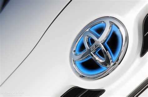 The modern toyota logo is simple but effective. Car Logos, History and Origins - autoevolution