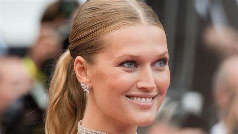 Toni Garrn Sie Zeigt Intime Fotos Von Der Hochzeit Mit Alex Pettyfer