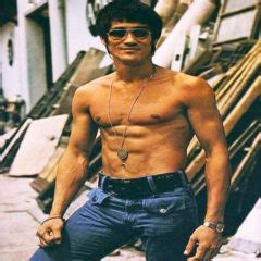 Bruce Lee S Bodybuilding Workout To Pack On Serious Muscle Bruce Lee